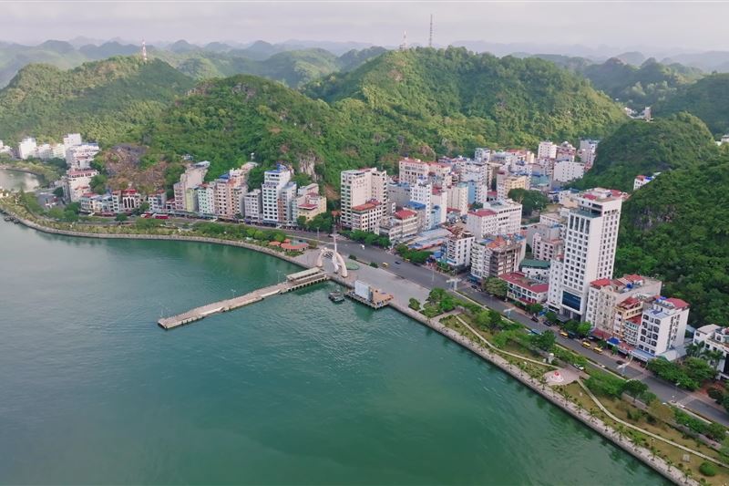  Tour Cát Bà 2 Ngày: Du thuyền trên vịnh – Chèo thuyền Kayak – Cắm Trại Bãi Biển