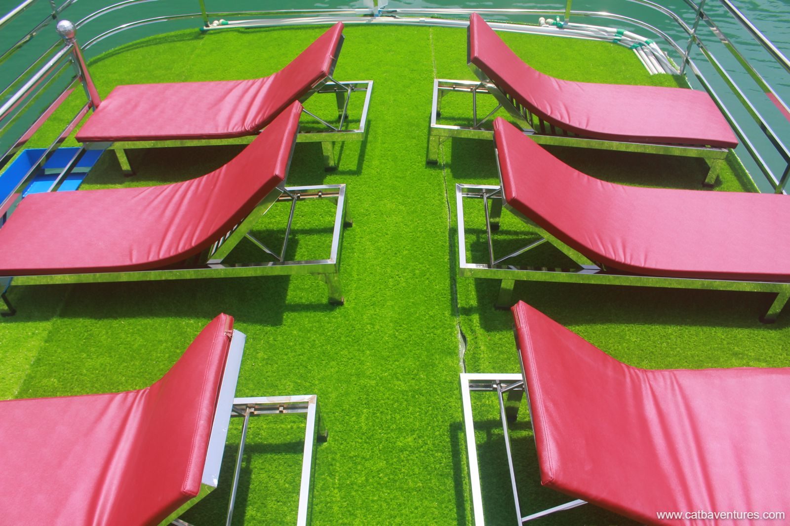 tau-du-lich-cat-ba-ventures-005