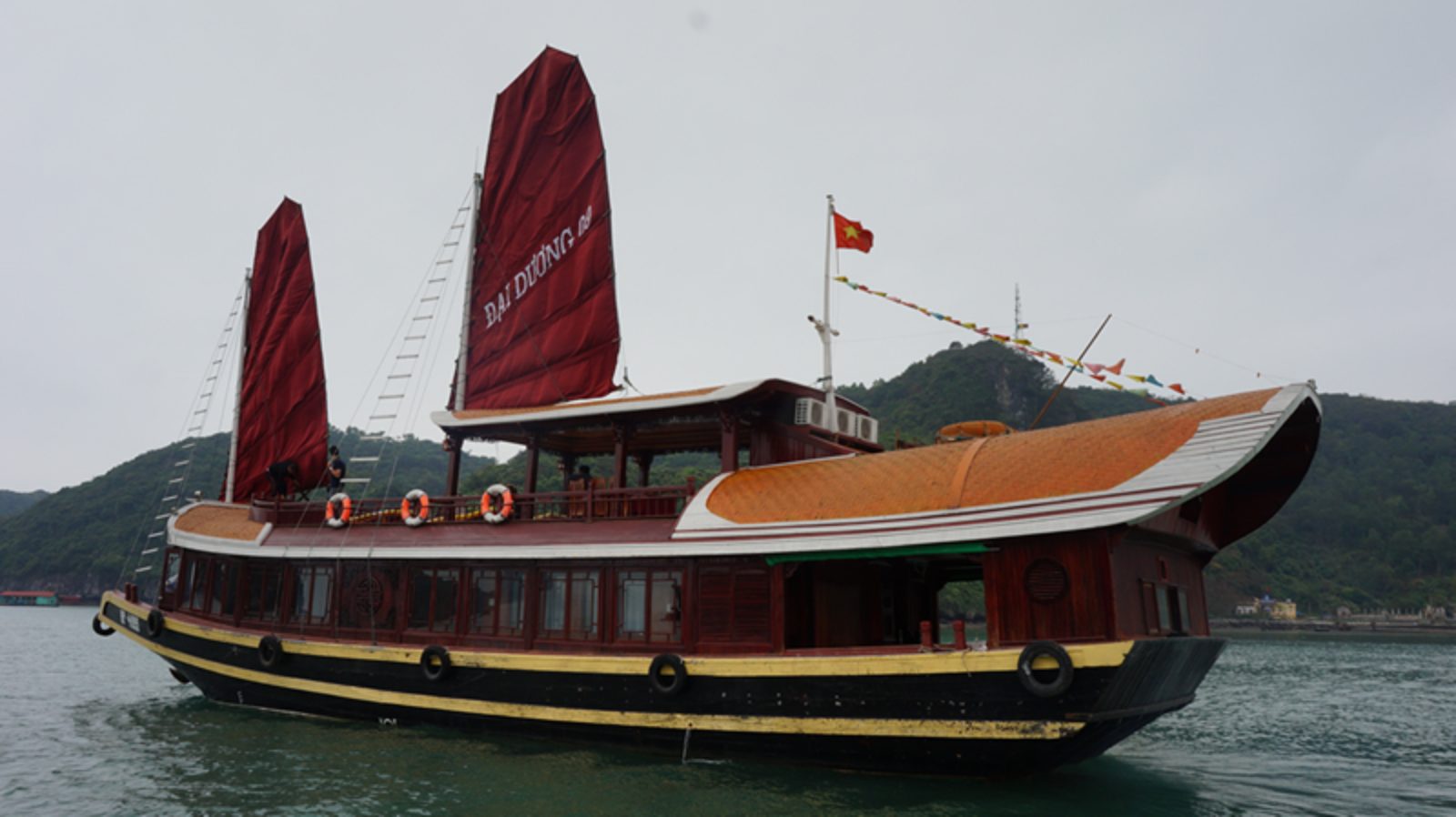 tau-du-lich-dai-duong-09-005