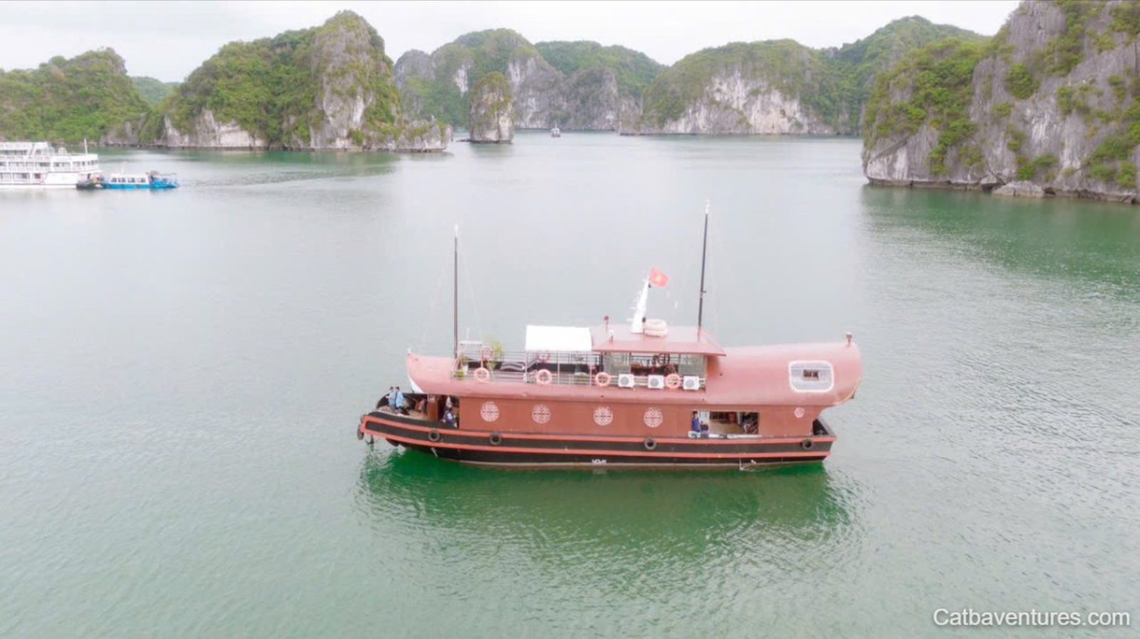 tau-du-lich-dao-ngoc-gia-dinh-001