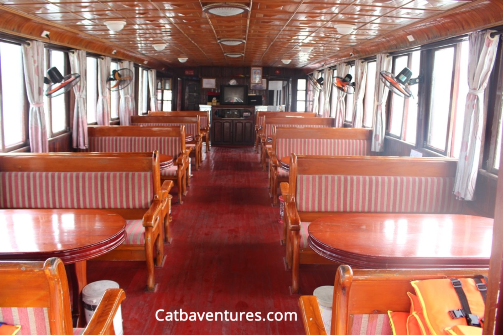 tau-du-lich-lan-ha-25-cat-ba-002